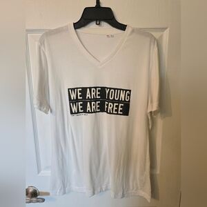 Uniqlo White 'We Are Young We Are Free' V-Neck Size XL